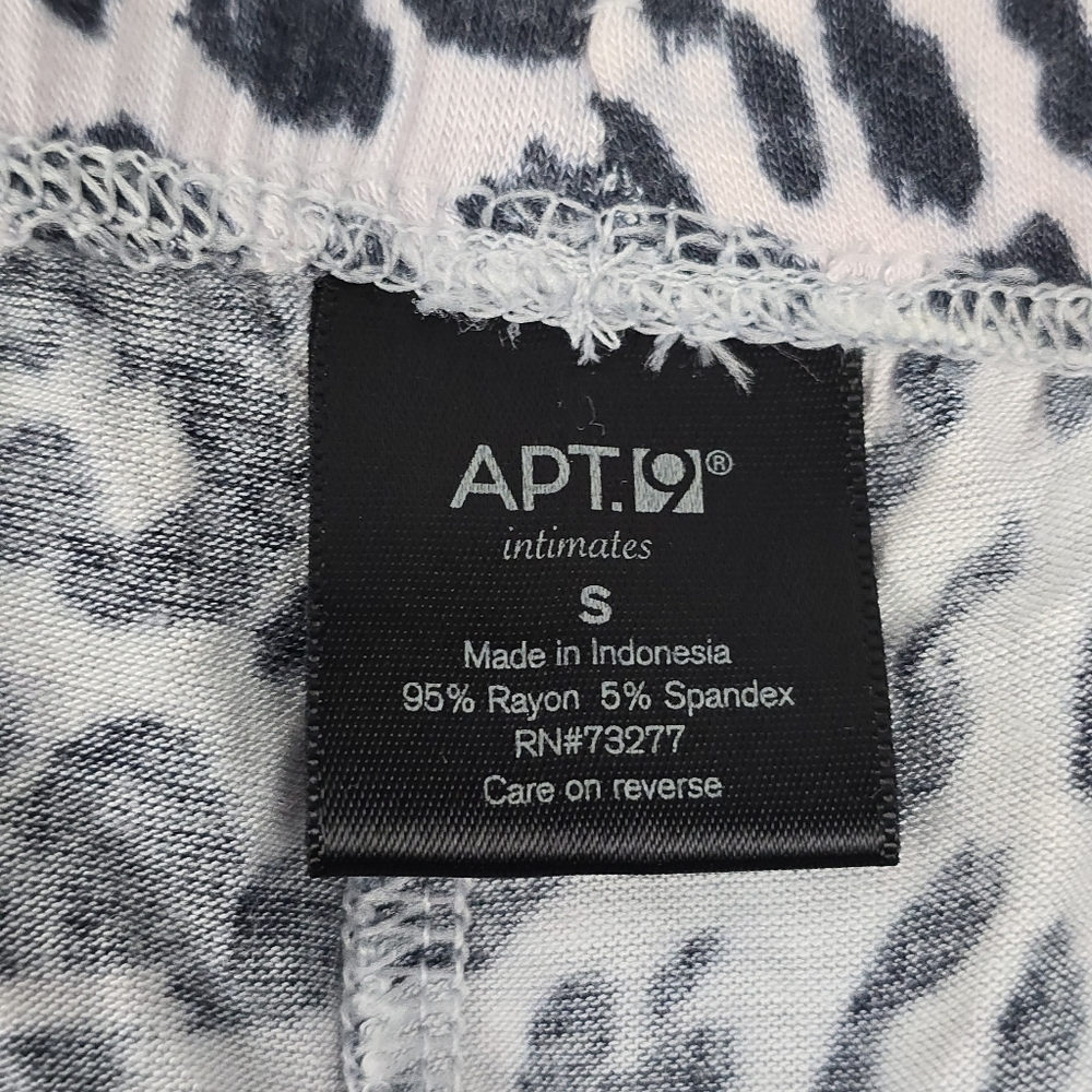 Capri Pajama Set Leopard Print - Picture 5 of 6